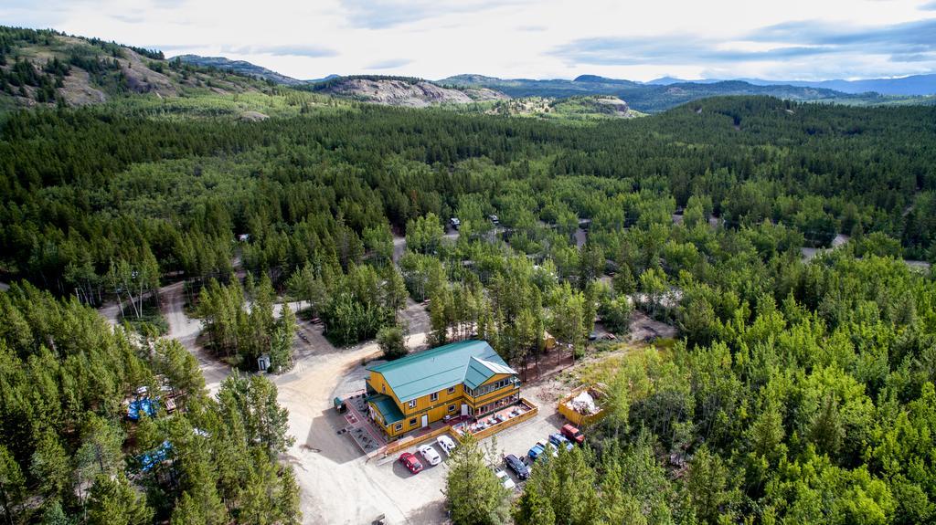 Hot Springs Campground & Hostel Upper Laberge Exterior photo