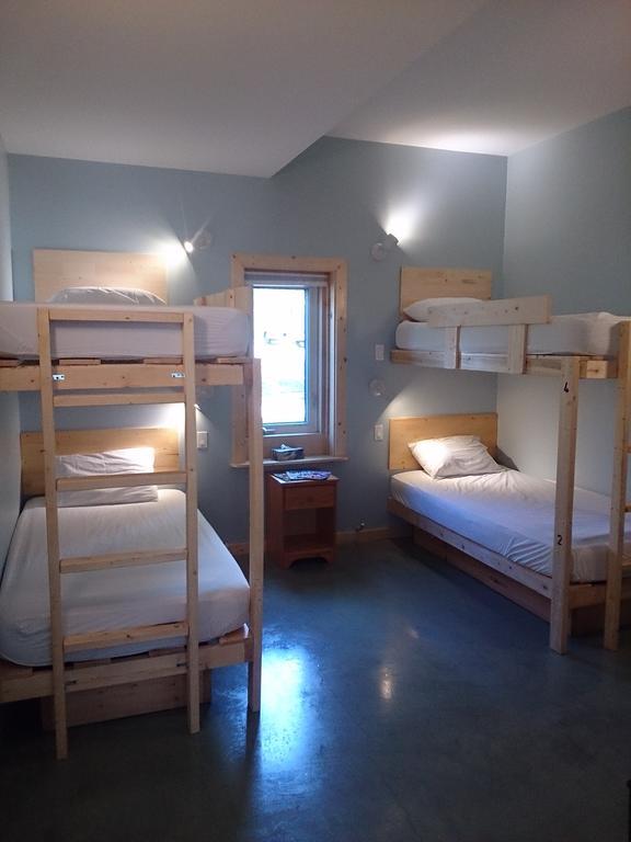 Hot Springs Campground & Hostel Upper Laberge Room photo