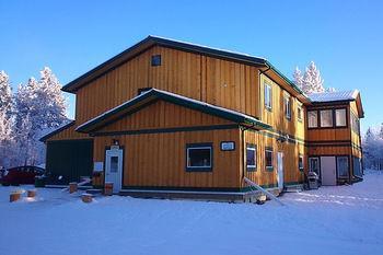 Hot Springs Campground & Hostel Upper Laberge Exterior photo